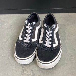 Womens “Old Skool” Black vans